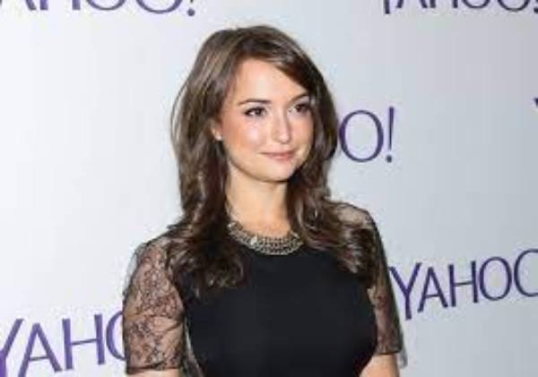 Milana Vayntrub Relationship